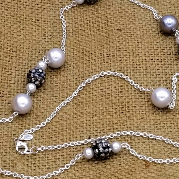Roman black grey and white beads on chain necklace - Picture 4 of 9